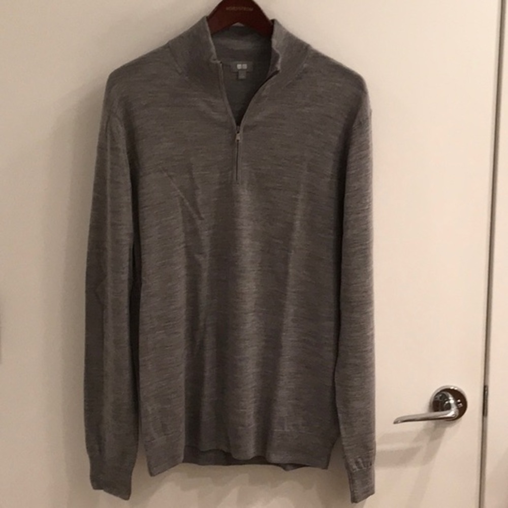 Gray Uniqlo lightweight quarter zip sweater in L